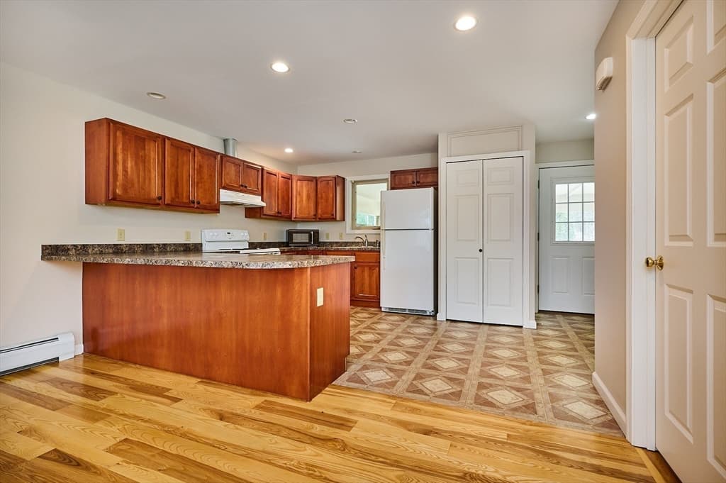 17 Mountain St. #B photo 4