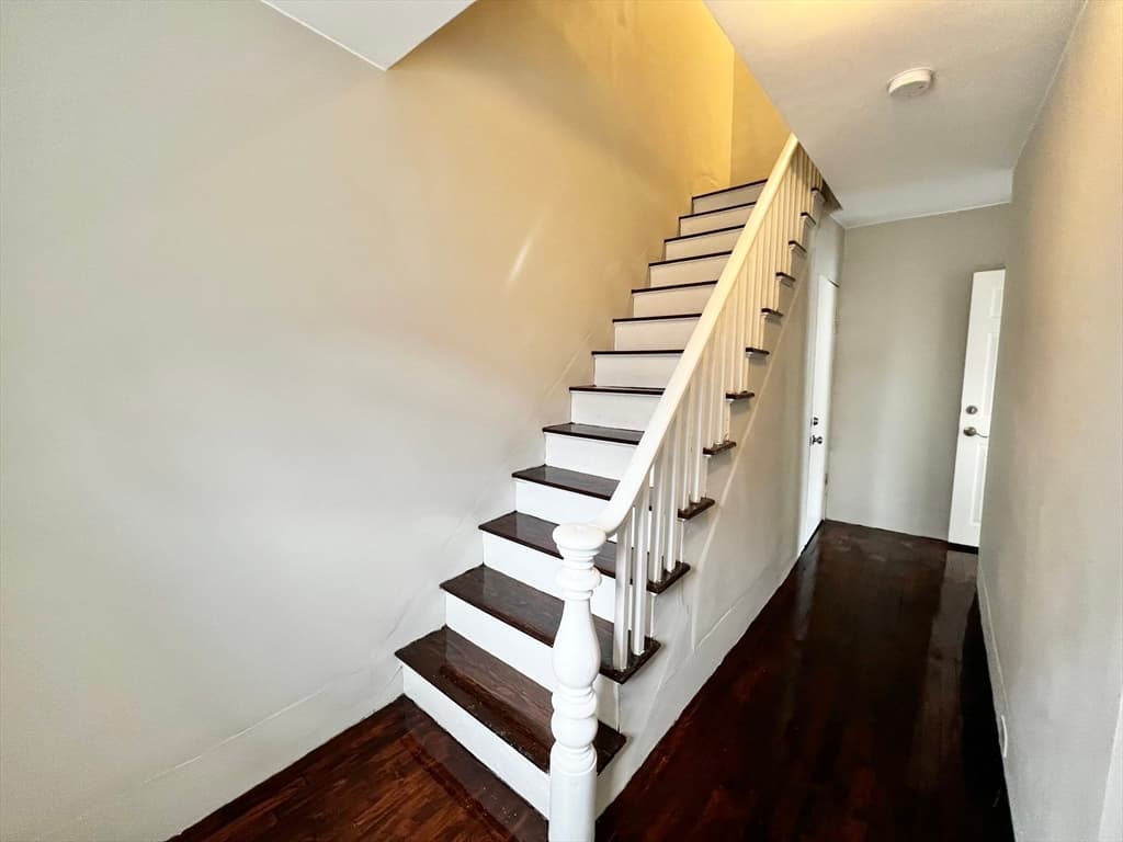 27 Spruce St #2 photo 3