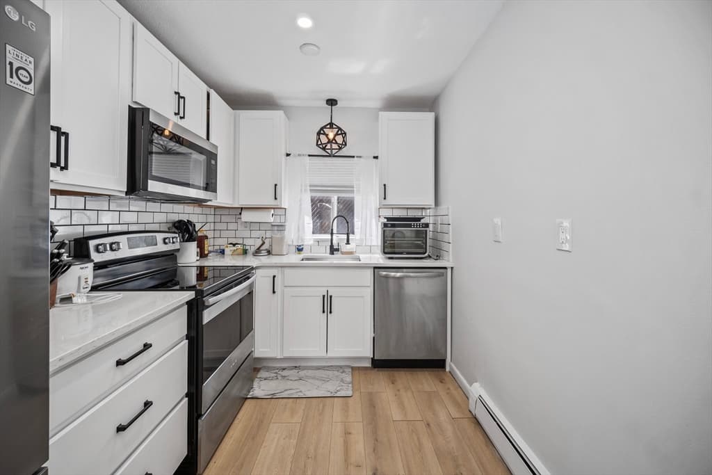 549 Adams St #4 photo 5