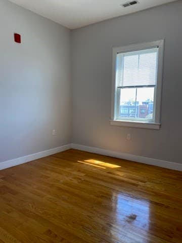 122 W Broadway ##5 photo 4