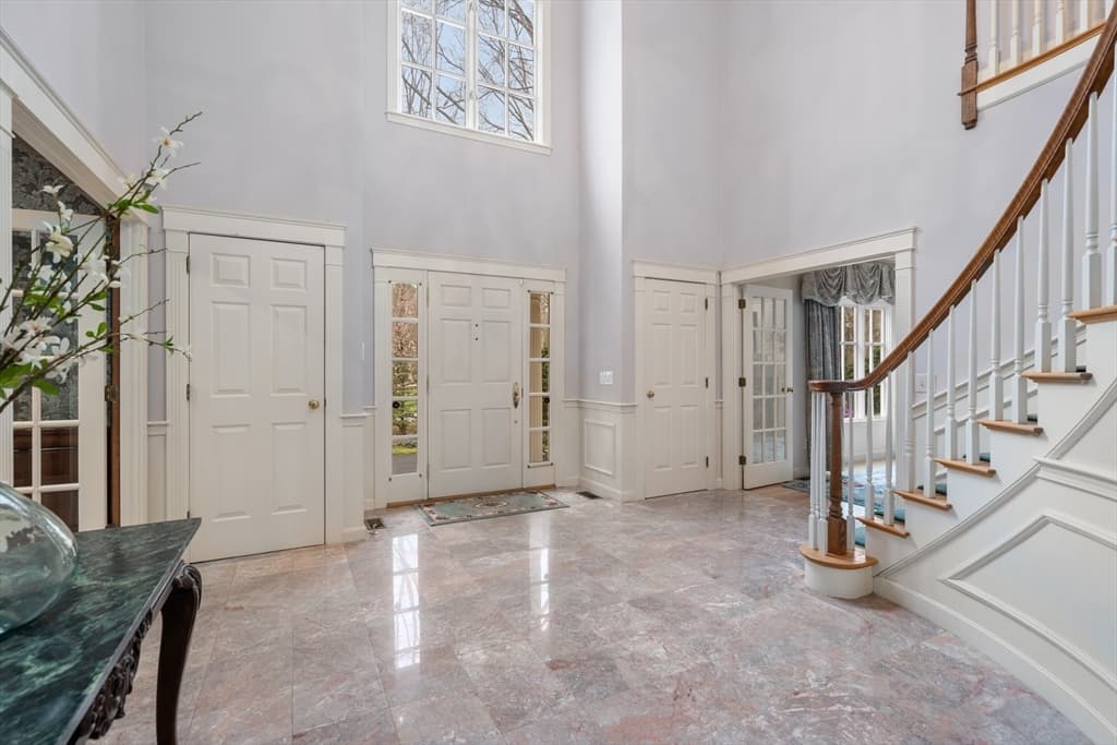 67 Bridle Path photo 3