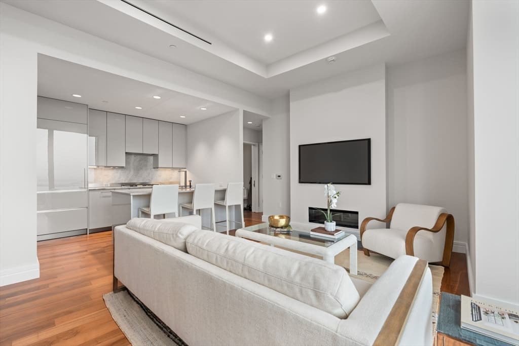 1 Dalton Street #4703/4704 photo 4