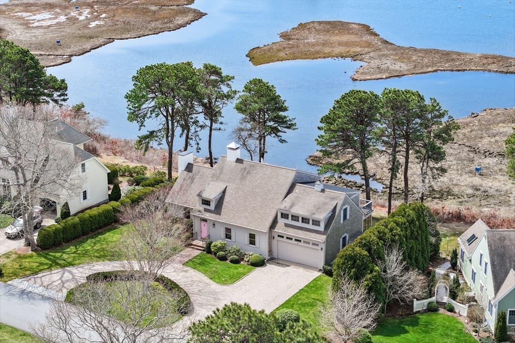 47 Bayshore Dr