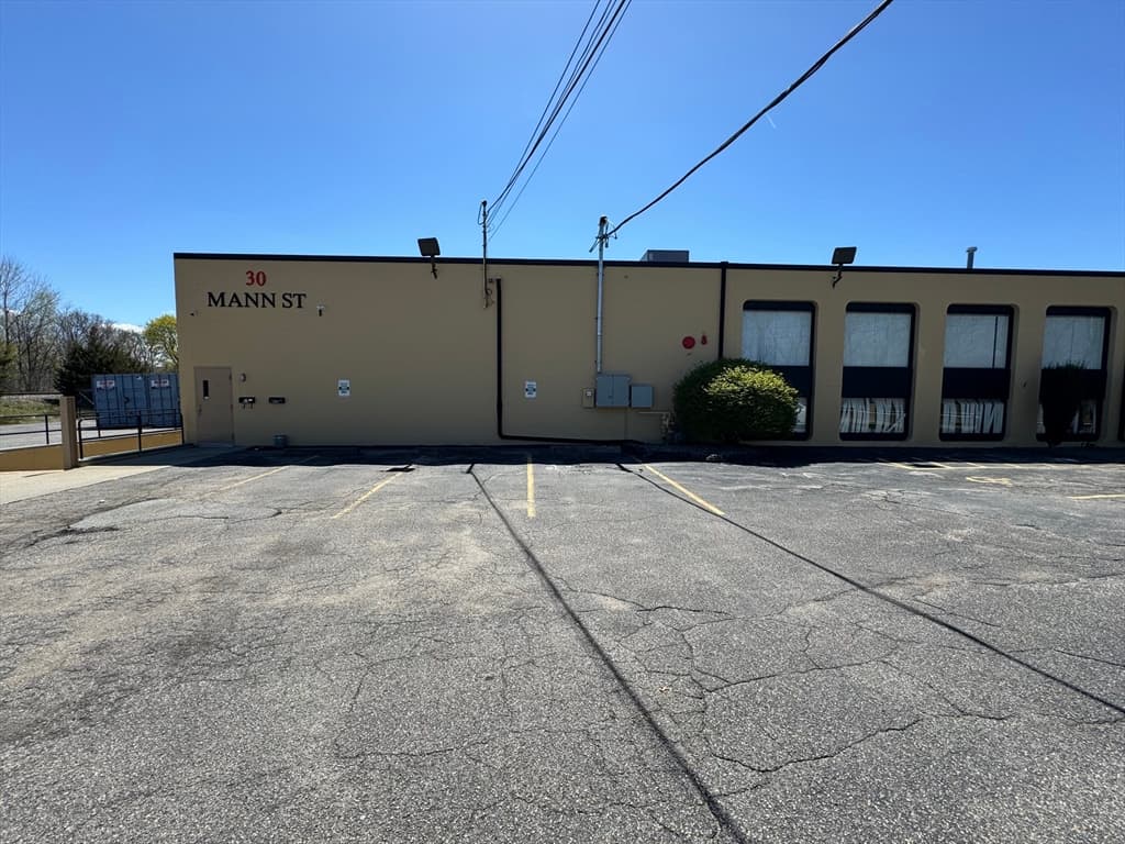 30 Mann St