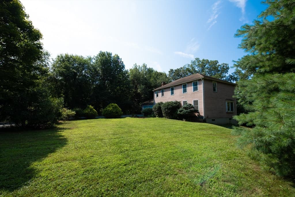 110 Mendon Rd photo 2