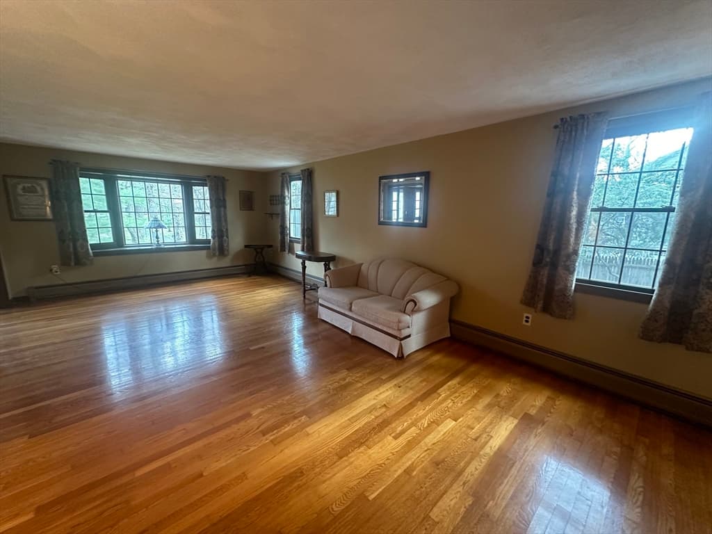 42 Longbow Rd photo 2