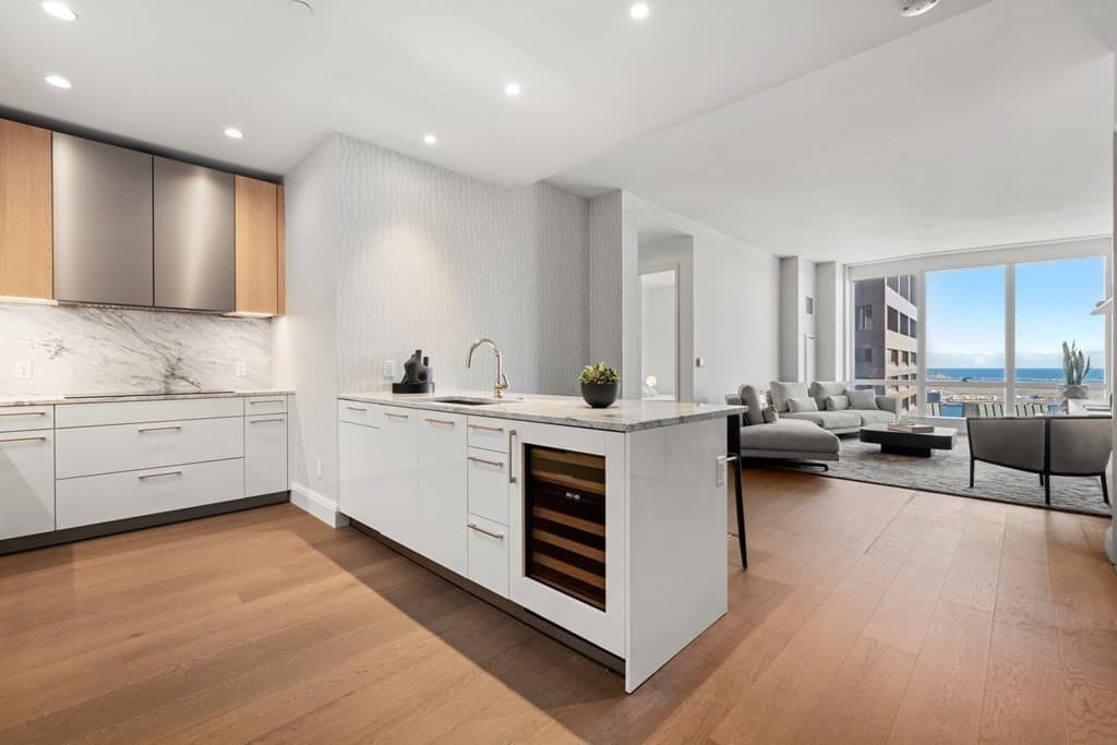 240 Devonshire Street #5710 photo 3