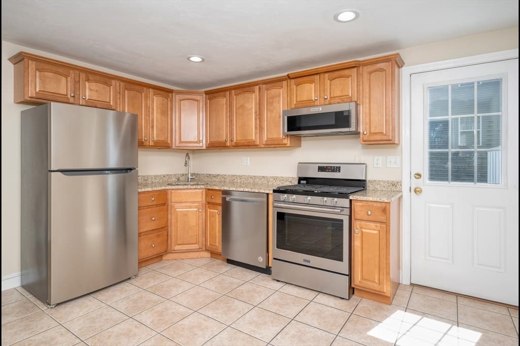 537 Bridge Street #2 photo 3