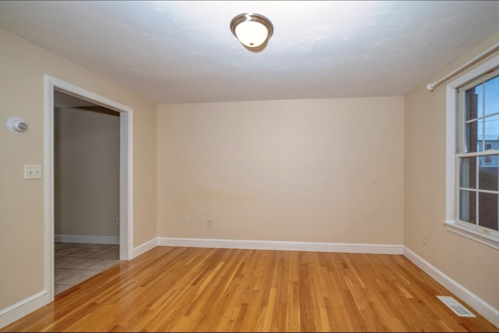 537 Bridge Street #2 photo 4