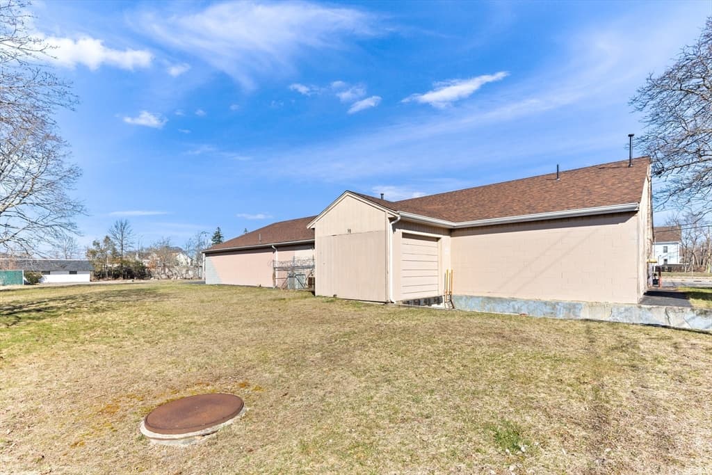 99 Lawrence Street photo 5