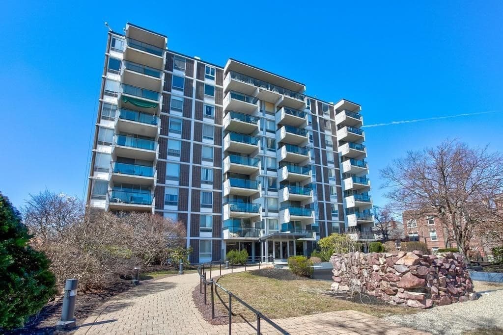 60 Babcock Street #23