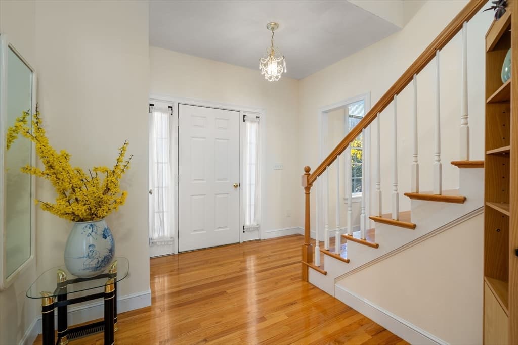 27 Arrowwood Street photo 3