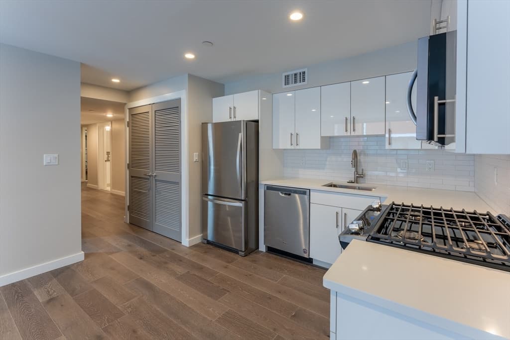 244 Hanover St. #430 photo 3