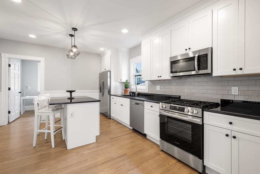 16 Sheridan Ave #16A