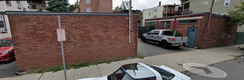 51 Library St photo 2