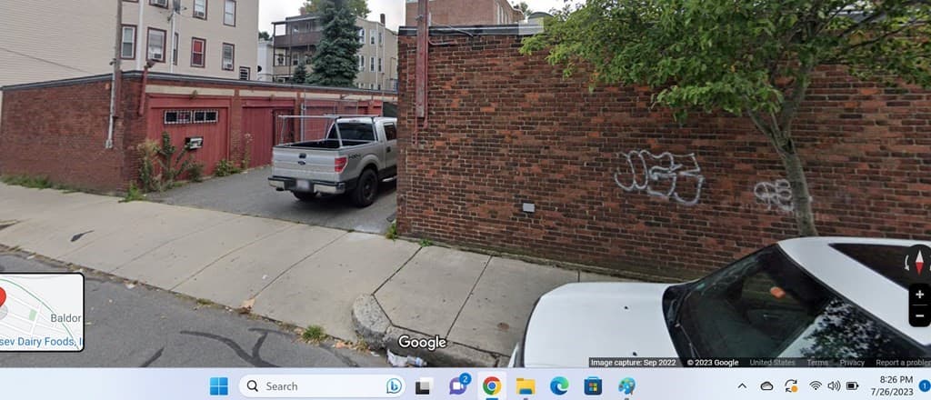 51 Library St photo 3