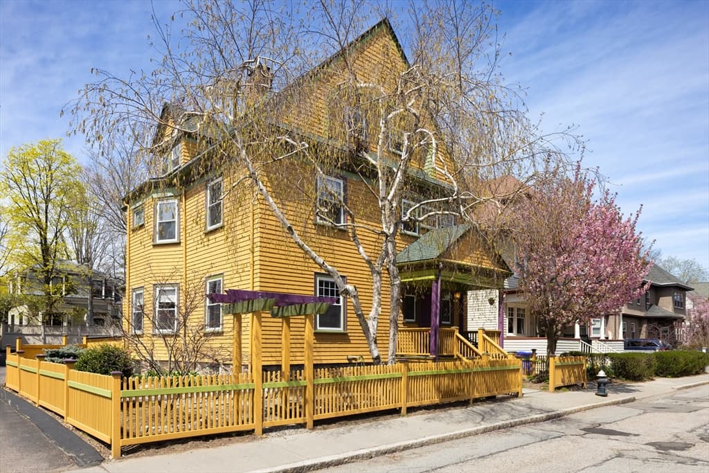 12 Dana St photo 2