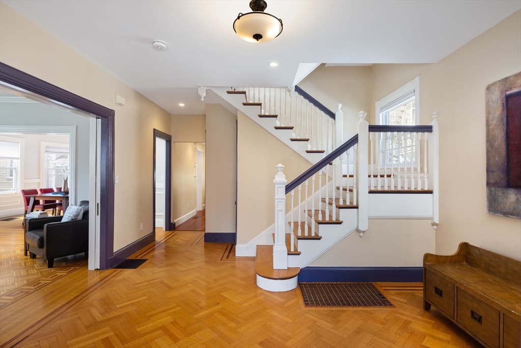 12 Dana St photo 3