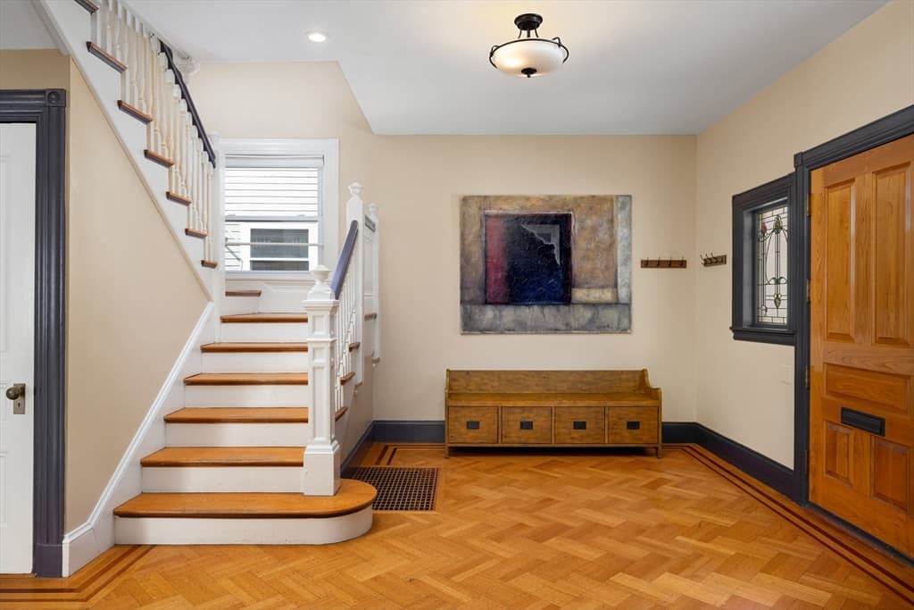 12 Dana St photo 4