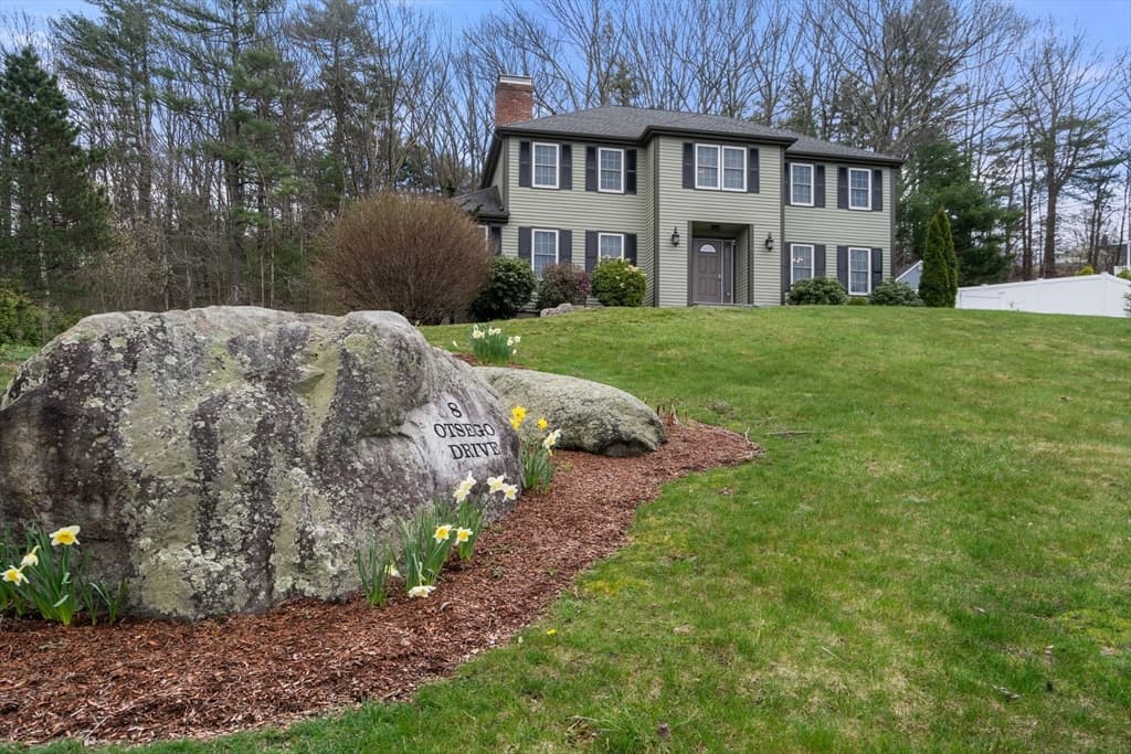 8 Otsego Dr photo 2