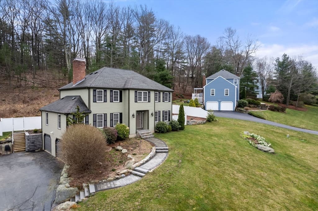 8 Otsego Dr photo 3