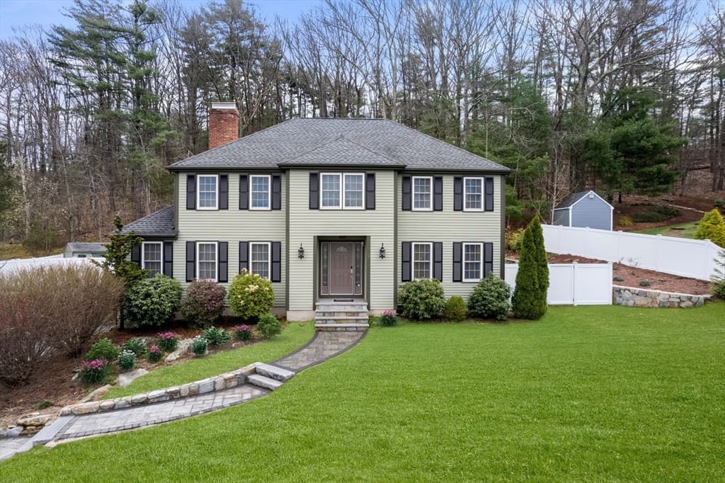 8 Otsego Dr