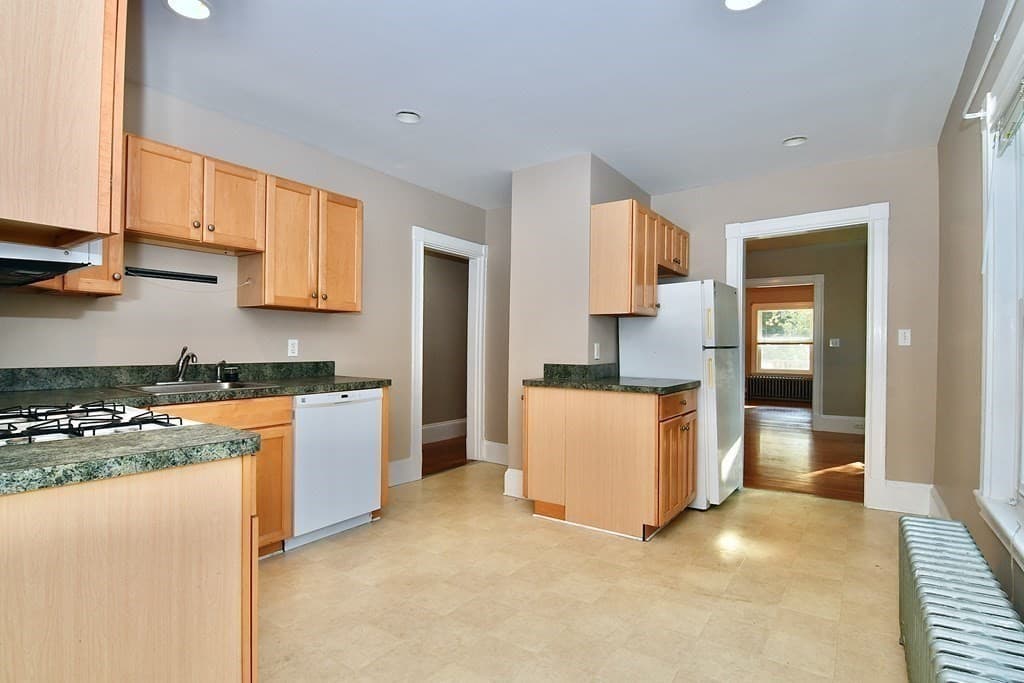 392 Reedsdale #1 photo 2