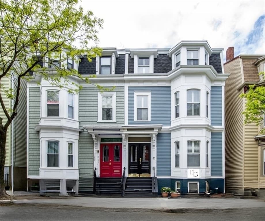 9 Gates St #3 photo 2