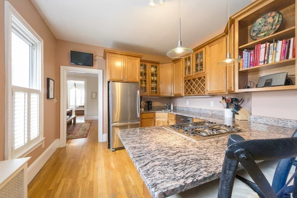 9 Gates St #3 photo 3