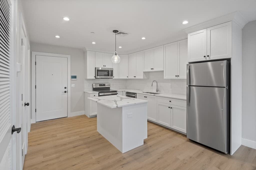 186 Bedford Street #206 photo 2