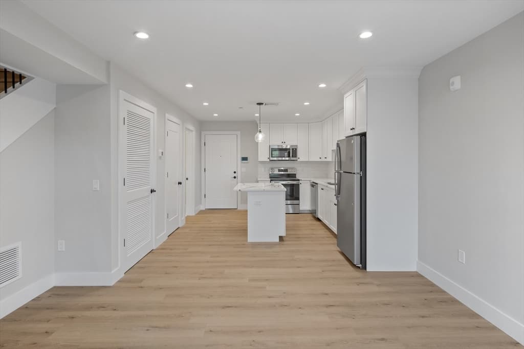 186 Bedford Street #206 photo 4