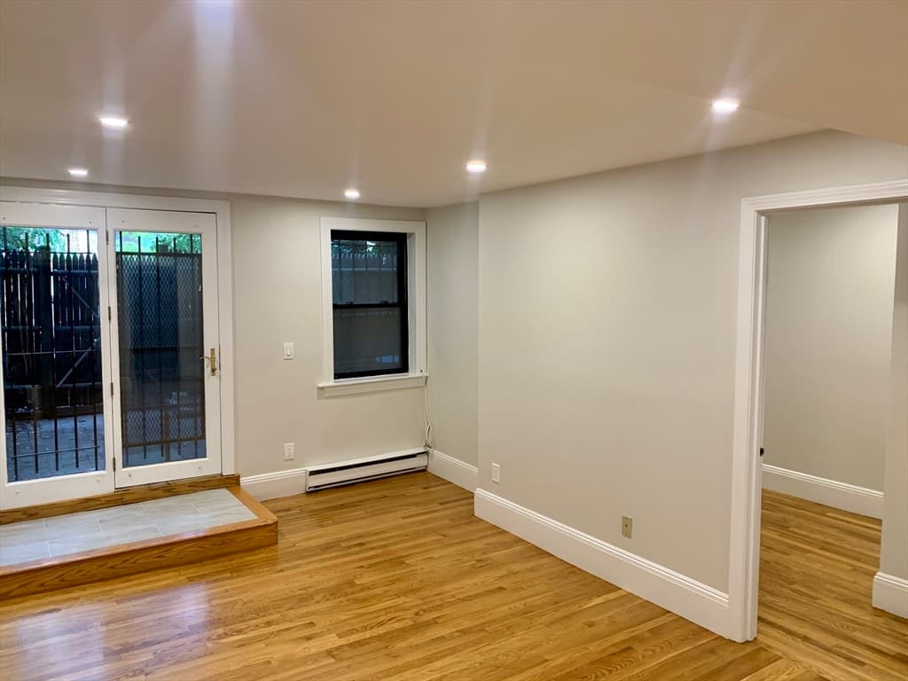 24 Yarmouth Street #1 photo 3