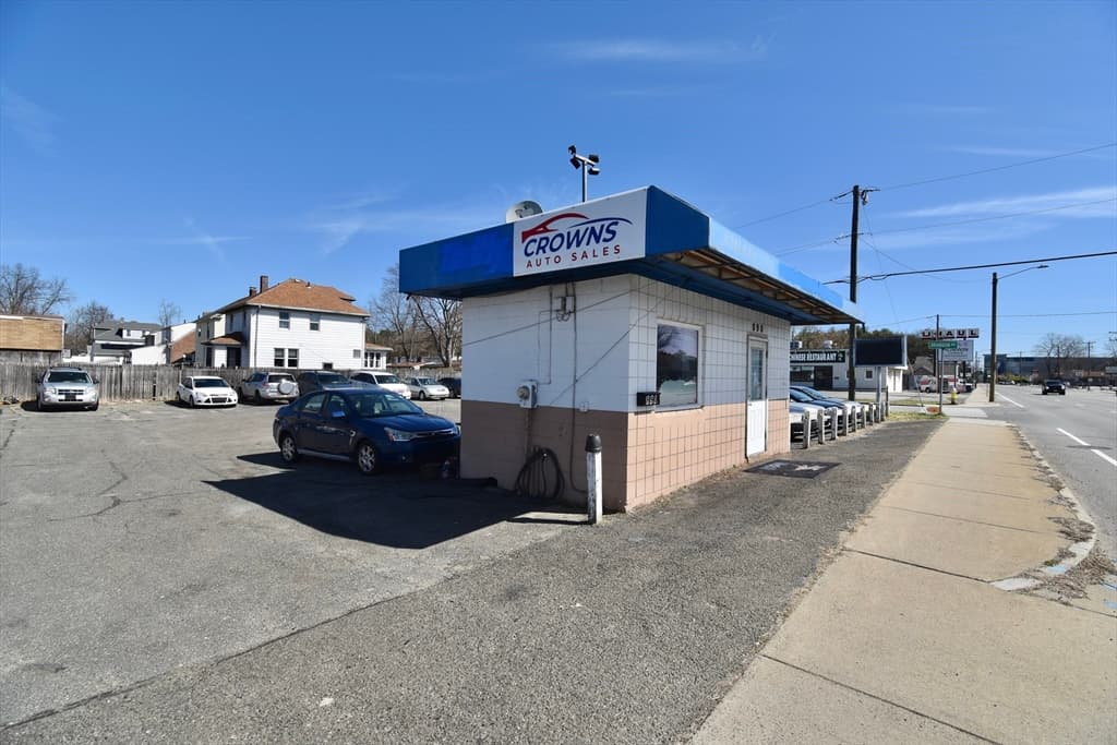 890 Boston Rd