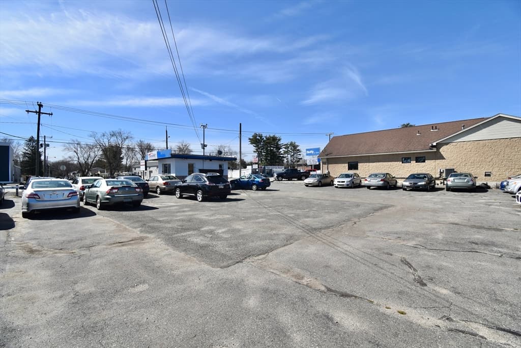 890 Boston Rd photo 5
