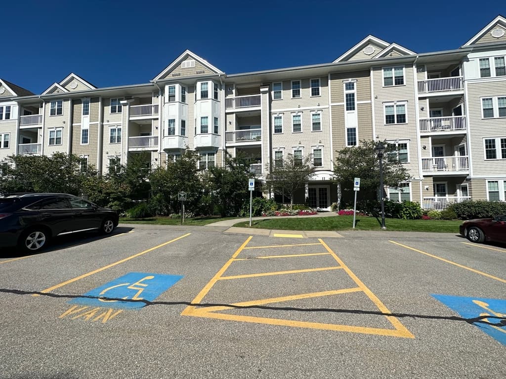 11 Morgan Dr #306