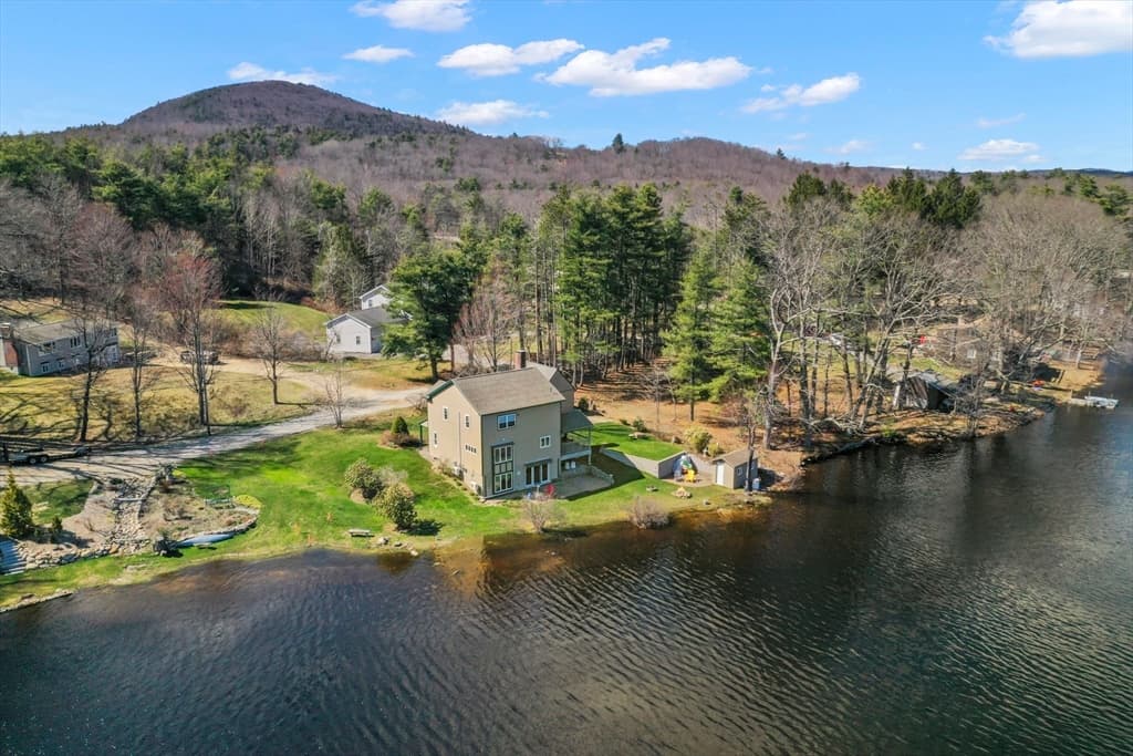 17 Watatic Pond Road photo 3