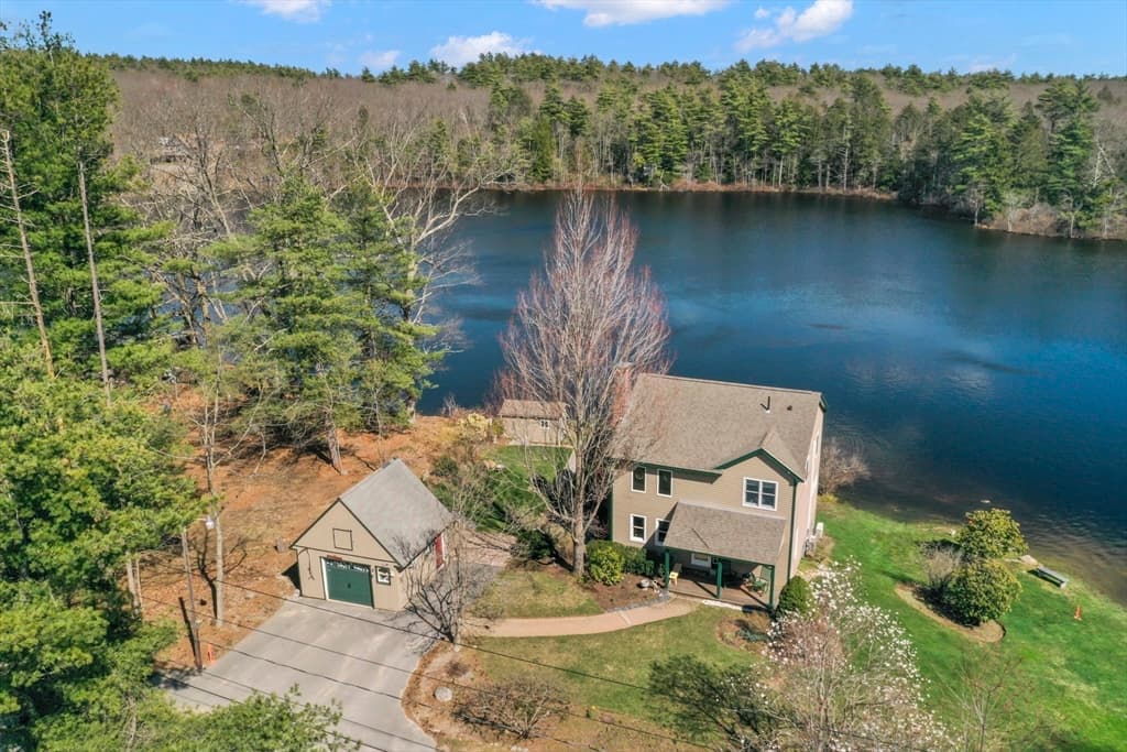 17 Watatic Pond Road