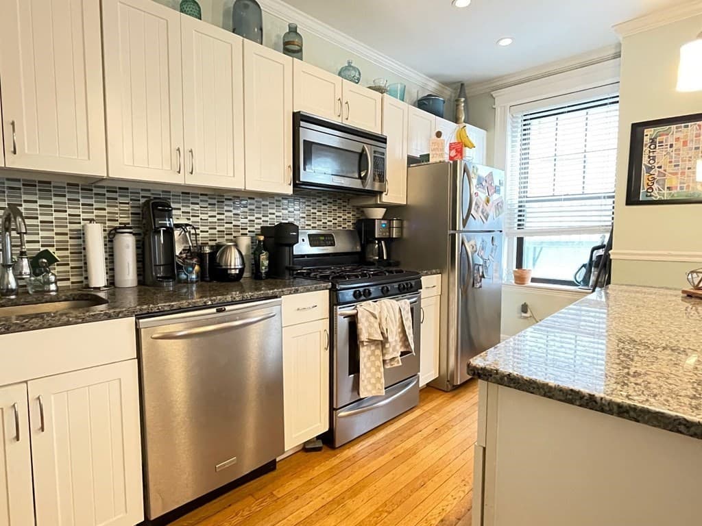 116 Riverway #12 photo 2