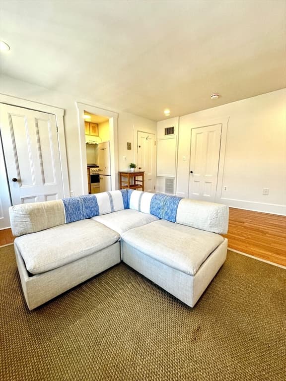 127 Charles St #3F photo 3