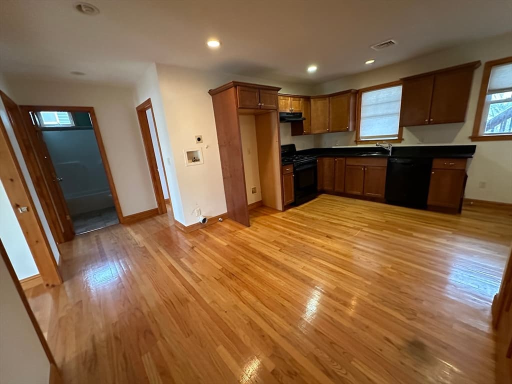 23 Dean Street #2B photo 2