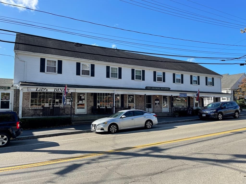 643 Main St