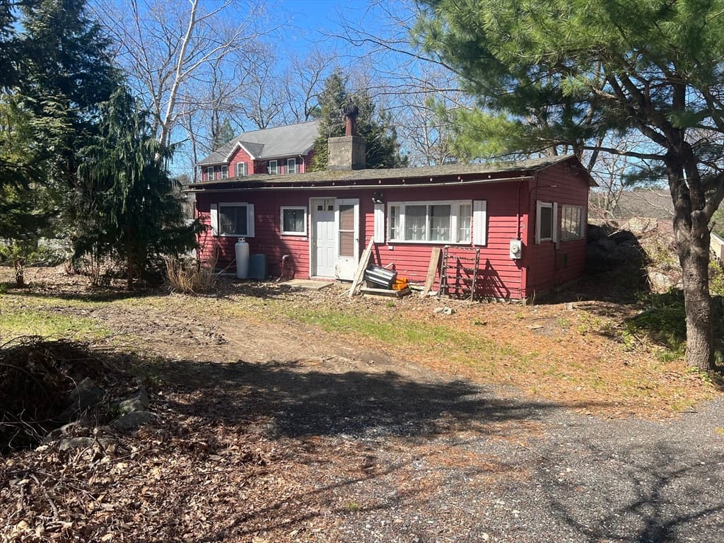 4 Dogwood Lane