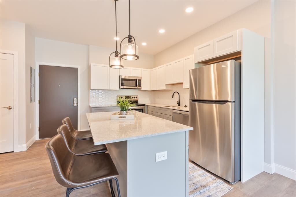 279 Willard #303