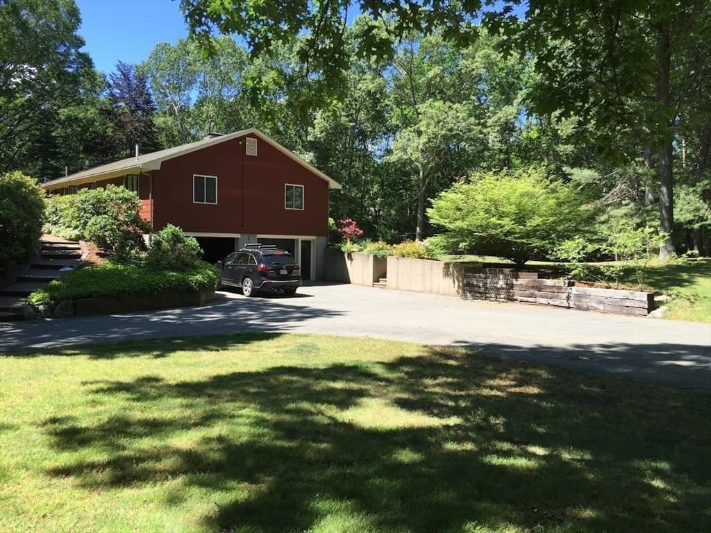 150 Sagamore St photo 2