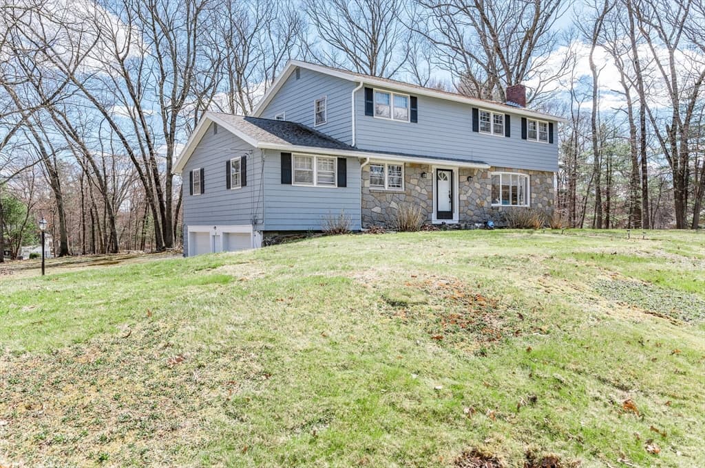 15 Maplewood Rd photo 2