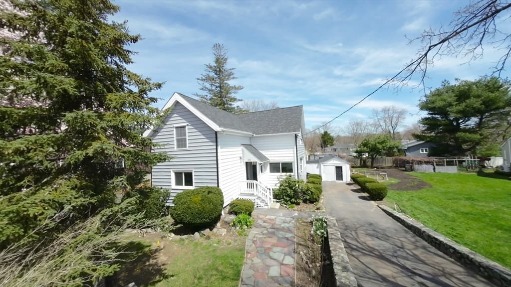 251 Essex St
