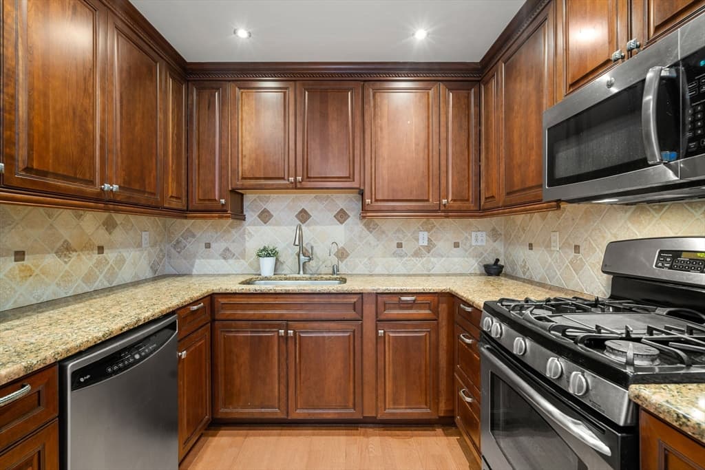 112 Milton St #233 photo 5
