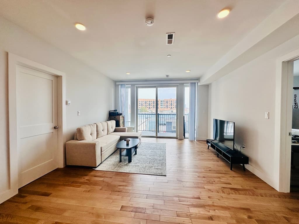 50 Hichborn St #307