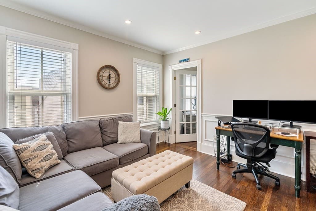176 Bowen St #3 photo 2