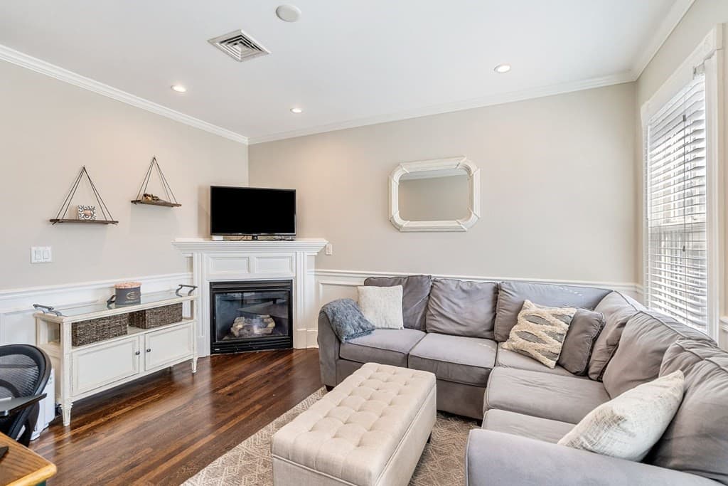 176 Bowen St #3
